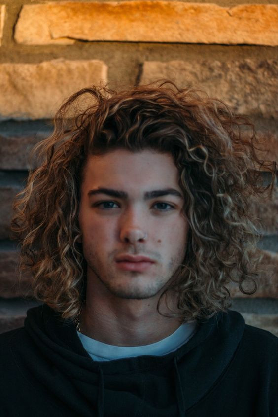 Hairstyle For Long Hair Guys
 30 New Stylishly Masculine Curly Hairstyles For Men