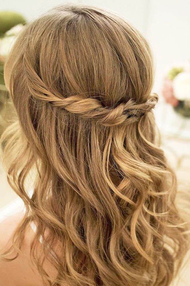 Hairstyles For A Wedding Guest
 42 Chic And Easy Wedding Guest Hairstyles