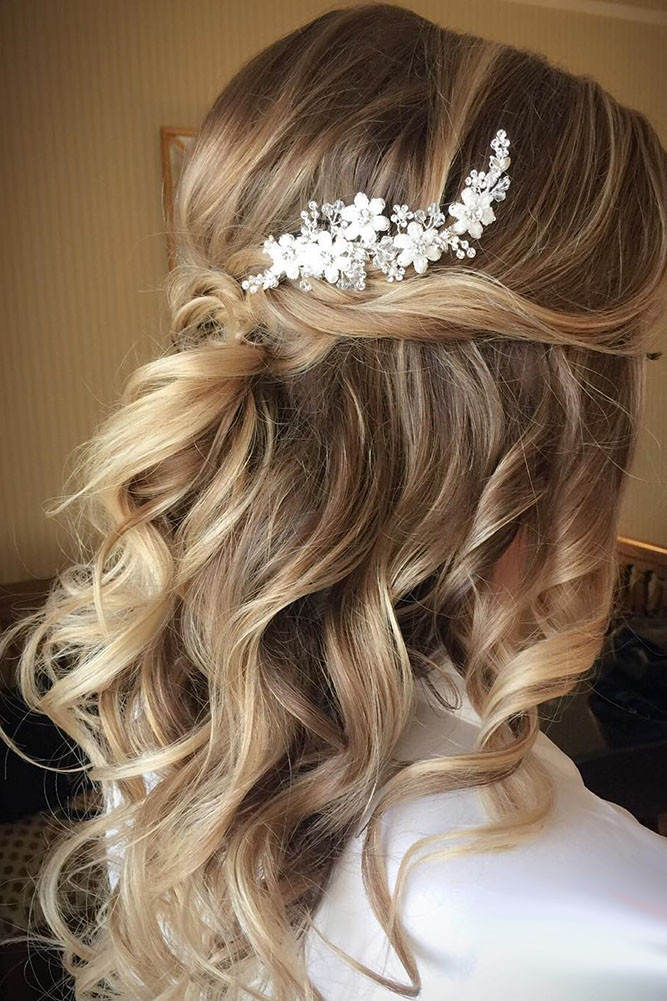 Hairstyles For A Wedding Guest
 30 CHIC AND EASY WEDDING GUEST HAIRSTYLES – My Stylish Zoo