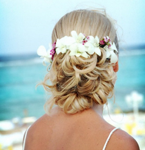 Hairstyles For Beach Wedding
 Bride In Dream Wedding Hairstyles for Beach Wedding