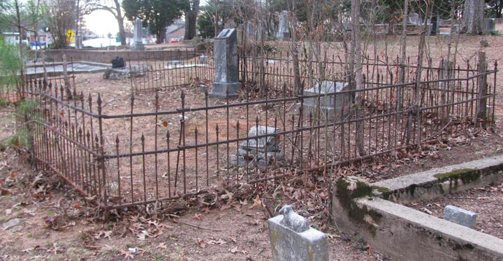 Halloween Fence Diy
 Halloween Cemetery Fence Reference
