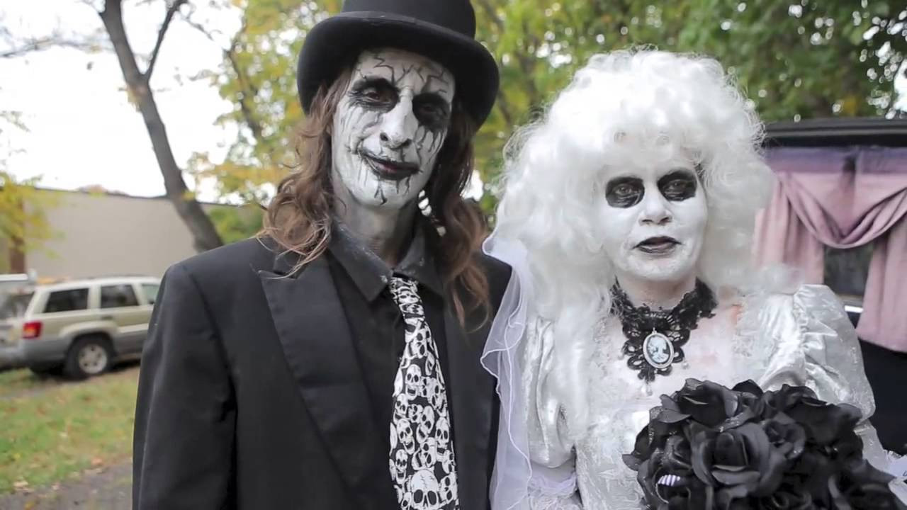 Halloween Wedding Vows
 Staten Island couple exchange vows in cemetery for