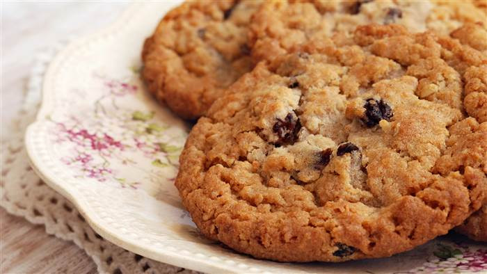 Healthy Cookies Recipe Low Calorie
 Joy Bauer s low calorie oatmeal raisin cookies pizza