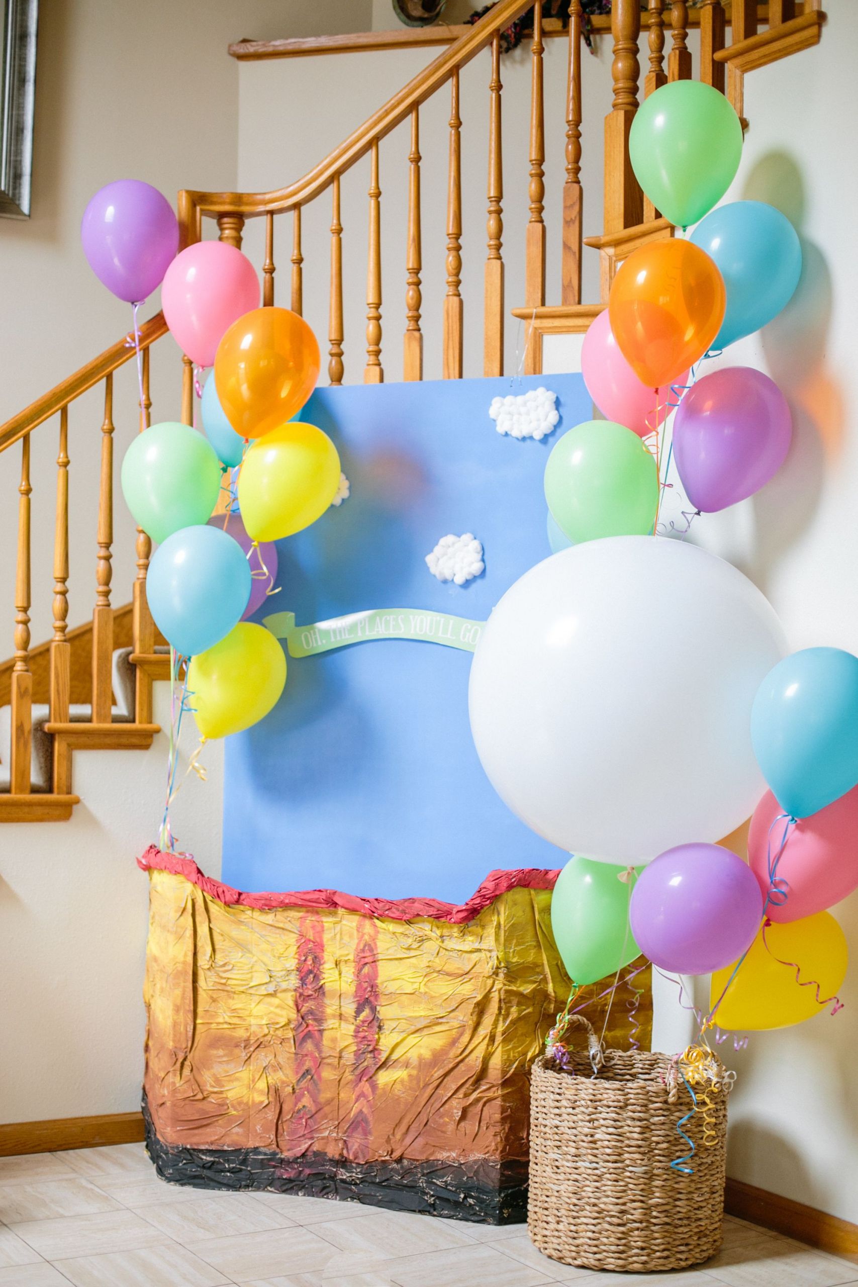 Hot Air Balloon Birthday Decorations
 60 DIY Hot Air Balloon Birthday Party Ideas – Pink Lover
