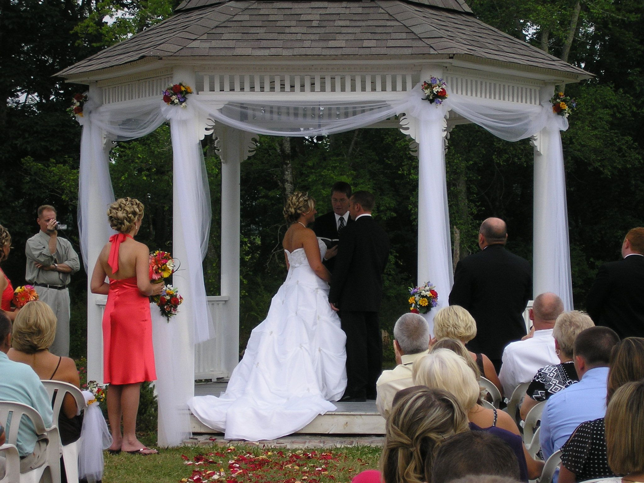 How To Decorate A Gazebo For A Wedding
 Wedding Gazebo Decorations a little white tulle and
