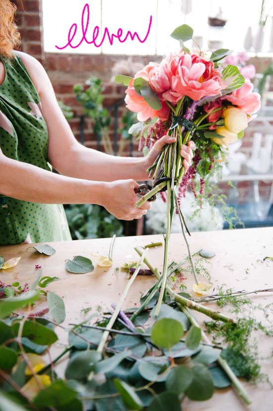 How To Diy Wedding Flowers
 How To Make A Colorful Oversized Wedding Bouquet