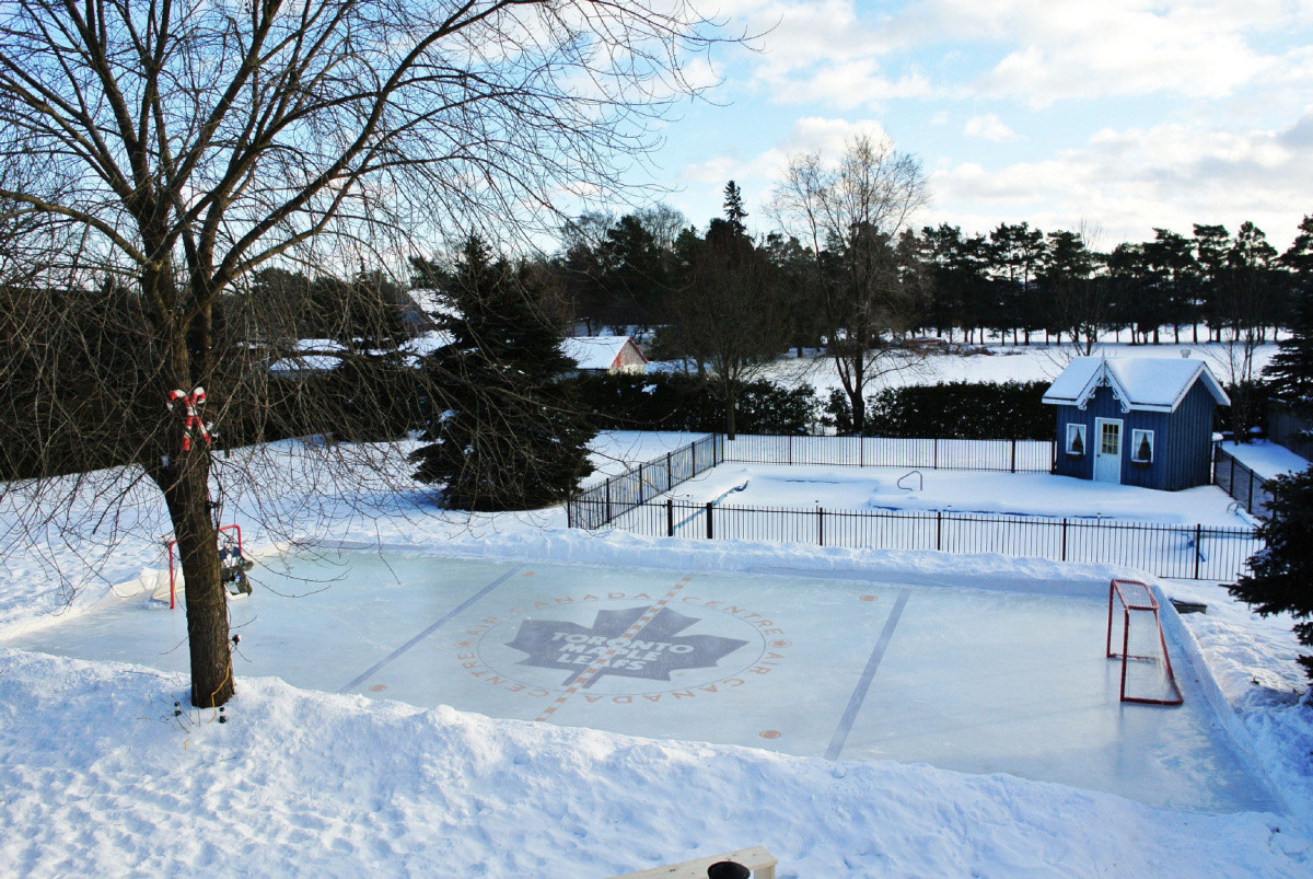 Ice Rinks Backyard
 Maple Leafs shrines PHOTOS