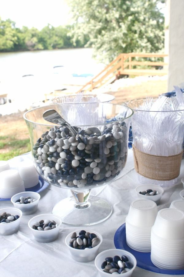 Ideas For Outside Graduation Party
 6 Tips To Host The Best Outdoor Graduation Party Ever