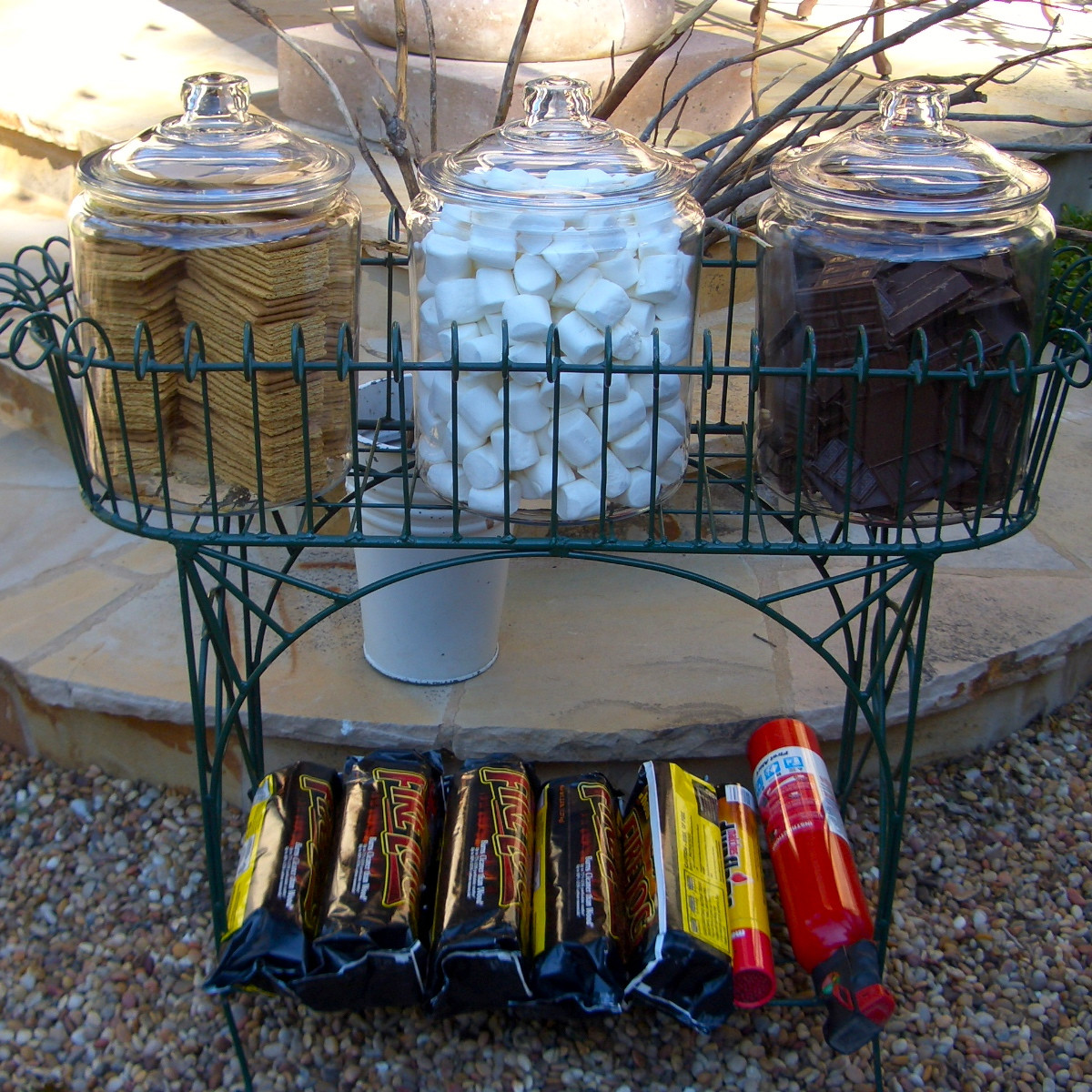 Ideas For Outside Graduation Party
 20 WAYS TO CELEBRATE NATIONAL S’MORES DAY