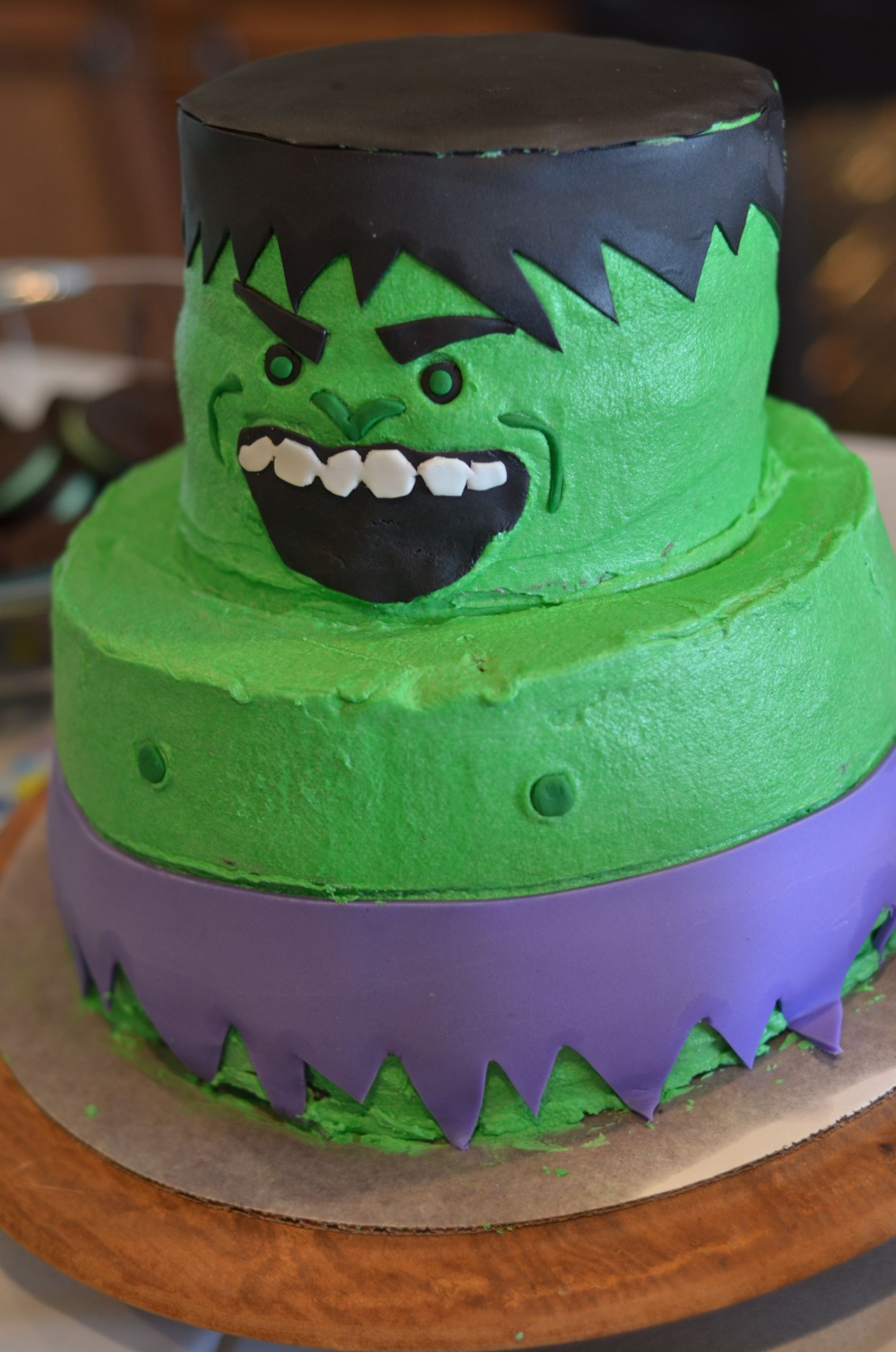 Incredible Hulk Birthday Cake
 DIY Incredible Hulk Birthday Party