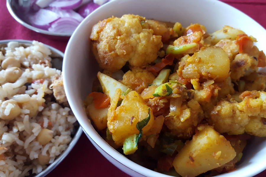 Indian Main Dishes
 Aloo Gobhi Indian cauliflower and potatoes