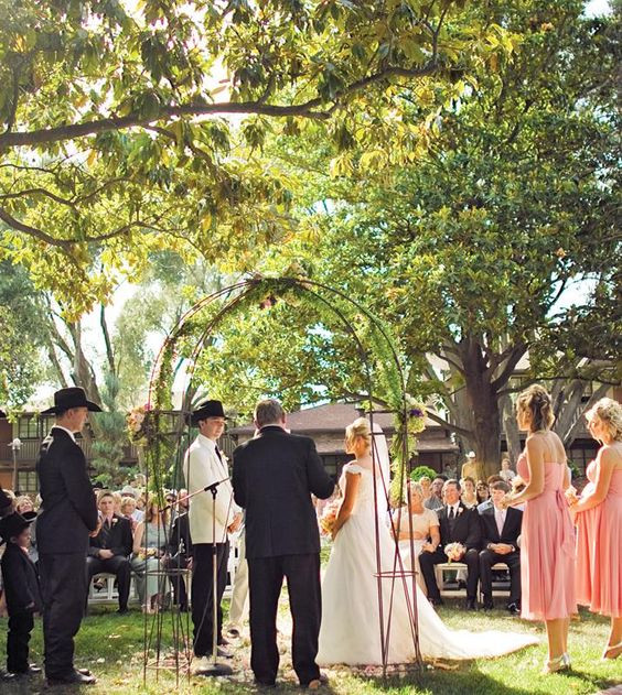 Inexpensive Outdoor Wedding Venues
 10 Wedding Venues for All Bud s