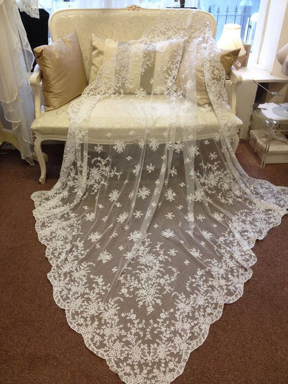 Irish Lace Wedding Veils
 Magnificent Victorian Antique Carrickmacross Irish Lace