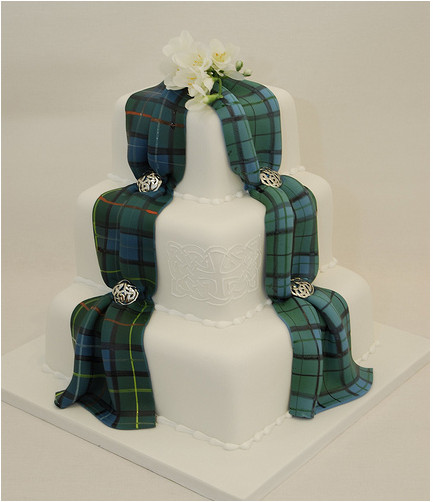 Irish Wedding Cake Toppers
 For an Irish or Scottish wedding this cake is the