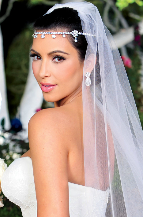 Kim K Wedding Makeup
 Kim Kardashian Makeup Looks │ 社交名媛金·卡達夏的美妝