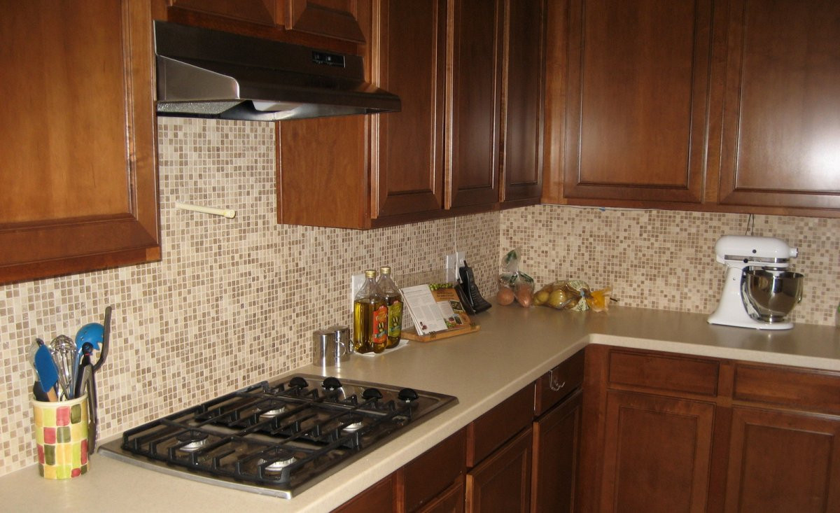 Kitchen Backsplash Lowes
 Classic Kitchen Ideas With Brown Glass Lowes Tile