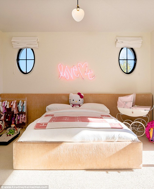 Kourtney Kardashian Kids Room
 Kourtney Kardashian shares photo of daughter s bedroom