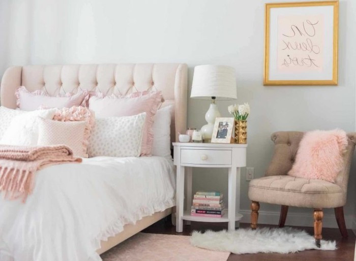 Light Pink Bedroom
 1001 Ideas for Teenage Girl Room Ideas That are Ambient