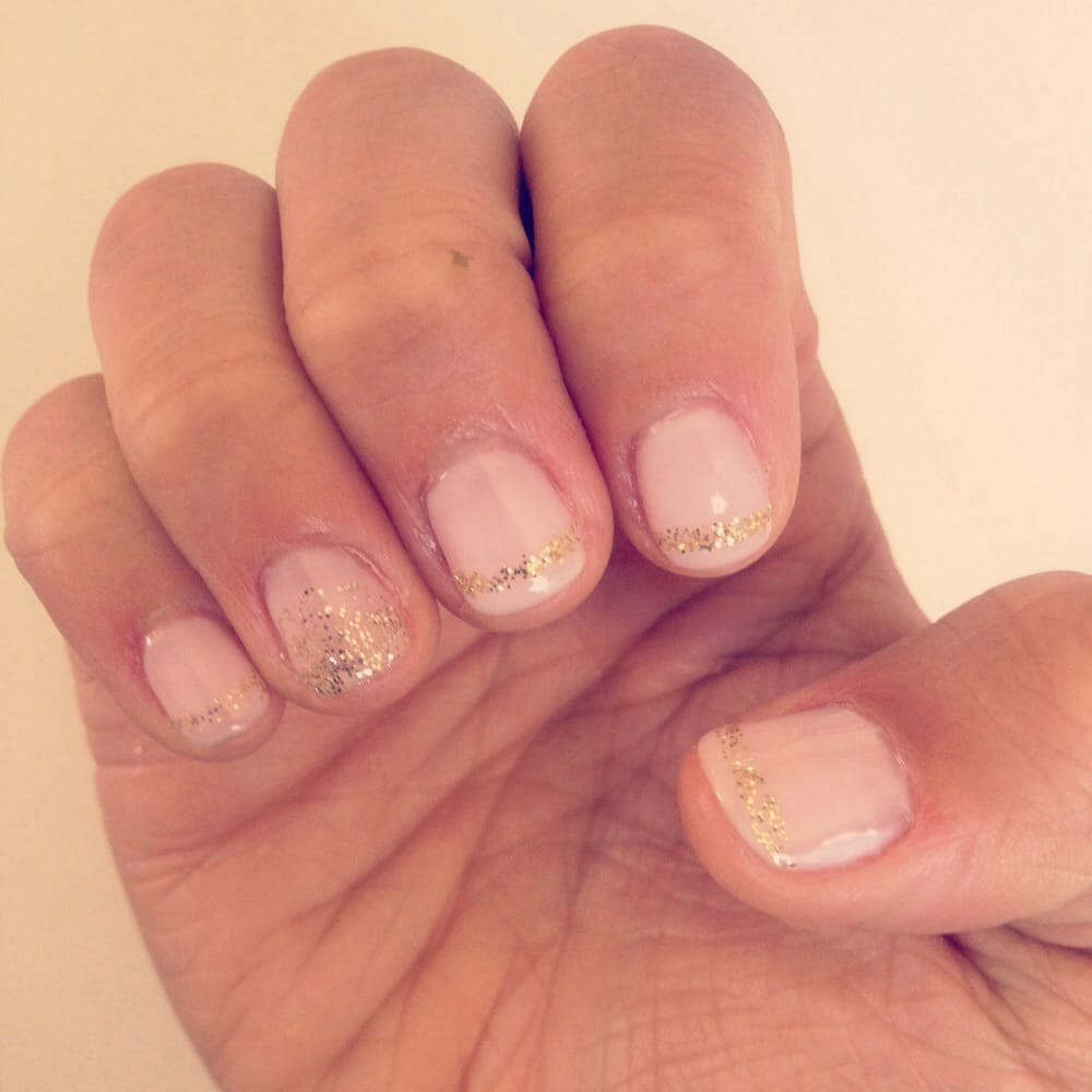 Light Pink Nails With Gold Glitter
 light pink and gold glitter shellac design perfectly