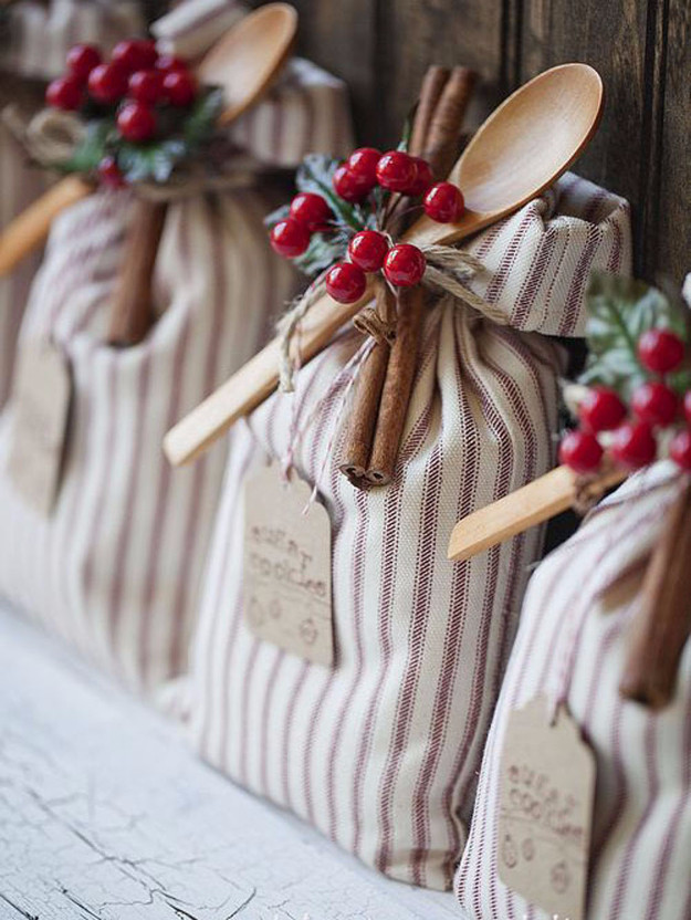 Low Budget Office Christmas Party Ideas
 35 Cheap and Easy Gifts for The fice