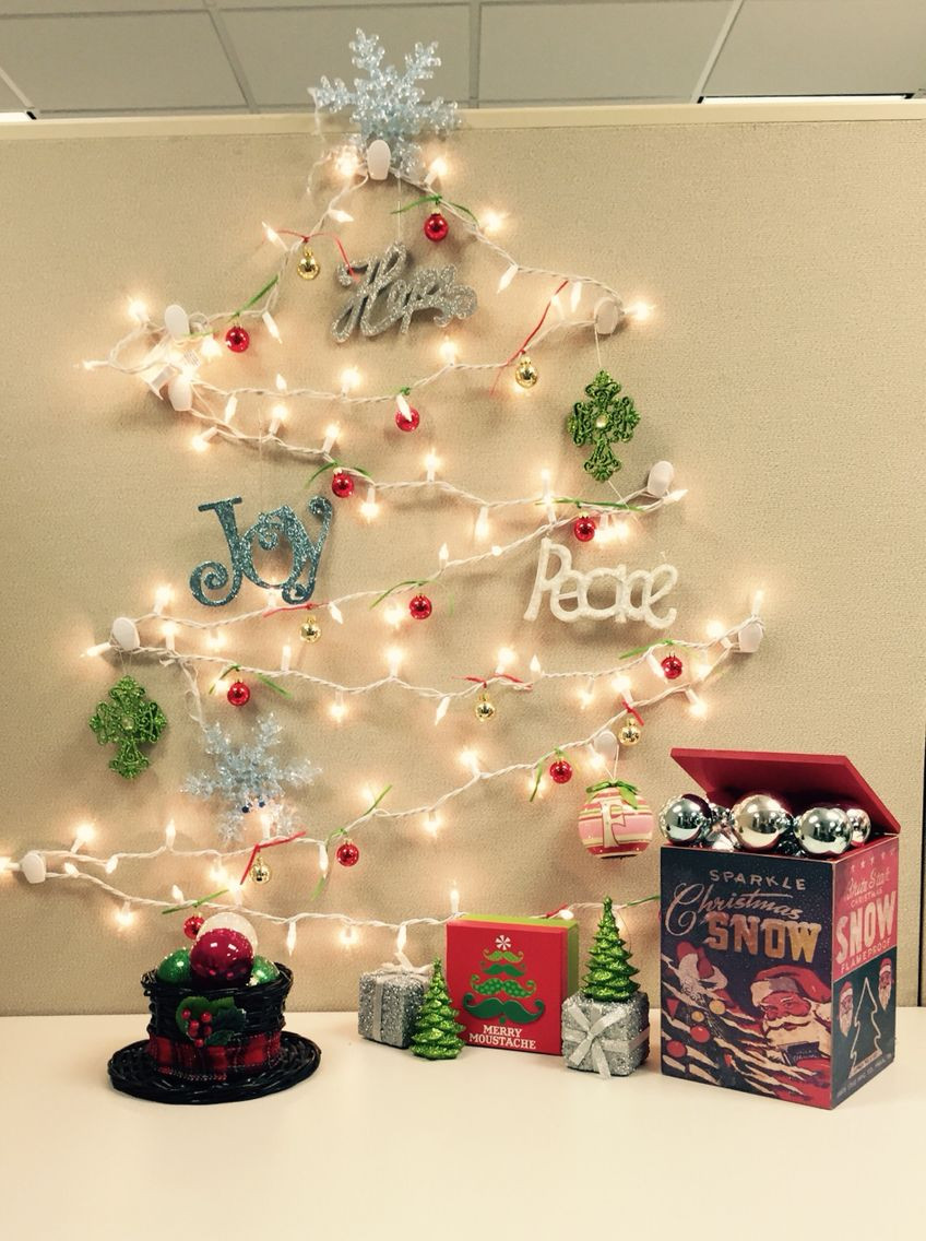 Low Budget Office Christmas Party Ideas
 Cubical Christmas Decorating for the office