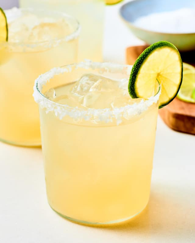 Make Ahead Margaritas For A Crowd
 The Best Easy Margarita Pitcher Recipe