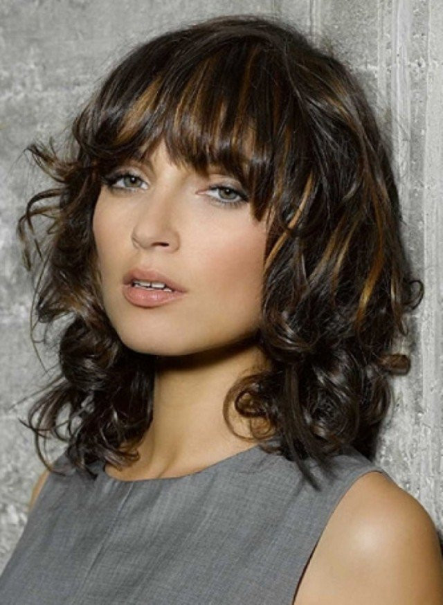 Medium Length Wavy Haircuts
 17 Fashionable Hairstyles with Pretty Fringe