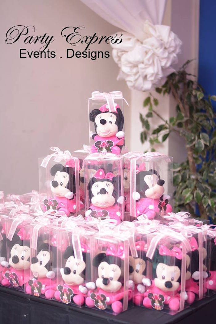 Minnie Mouse Birthday Party Decorations
 Kara s Party Ideas Minnie Mouse themed birthday party via