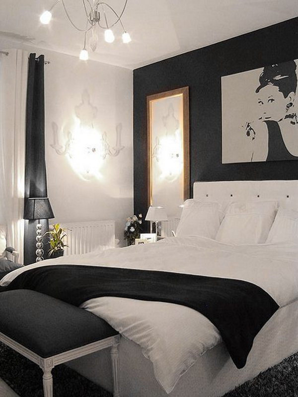 Modern Black And White Bedroom
 Creative Ways To Make Your Small Bedroom Look Bigger 2017
