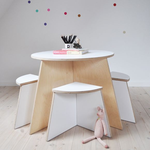 Modern Kids Table And Chair
 Cirkel børnebord