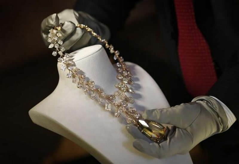 Most Expensive Earrings
 e More Record for Mouwad L’In parable is World s