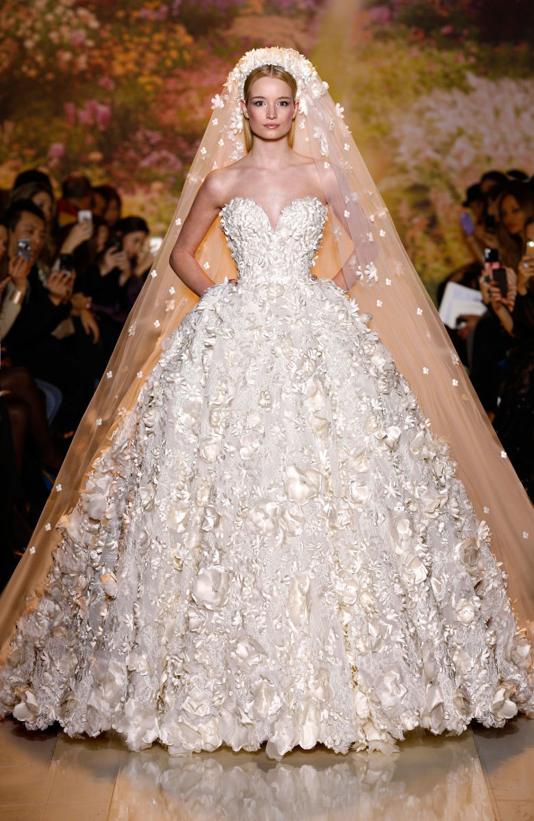 Most Expensive Wedding Gowns
 Do You Know That 8 of the World s Most Expensive Wedding