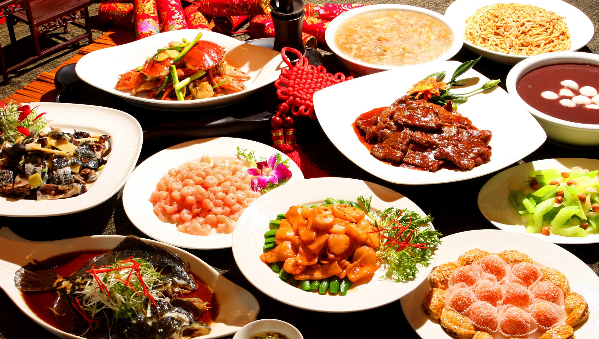 New Year Day Dinner Traditions
 How much do Chinese People love their food