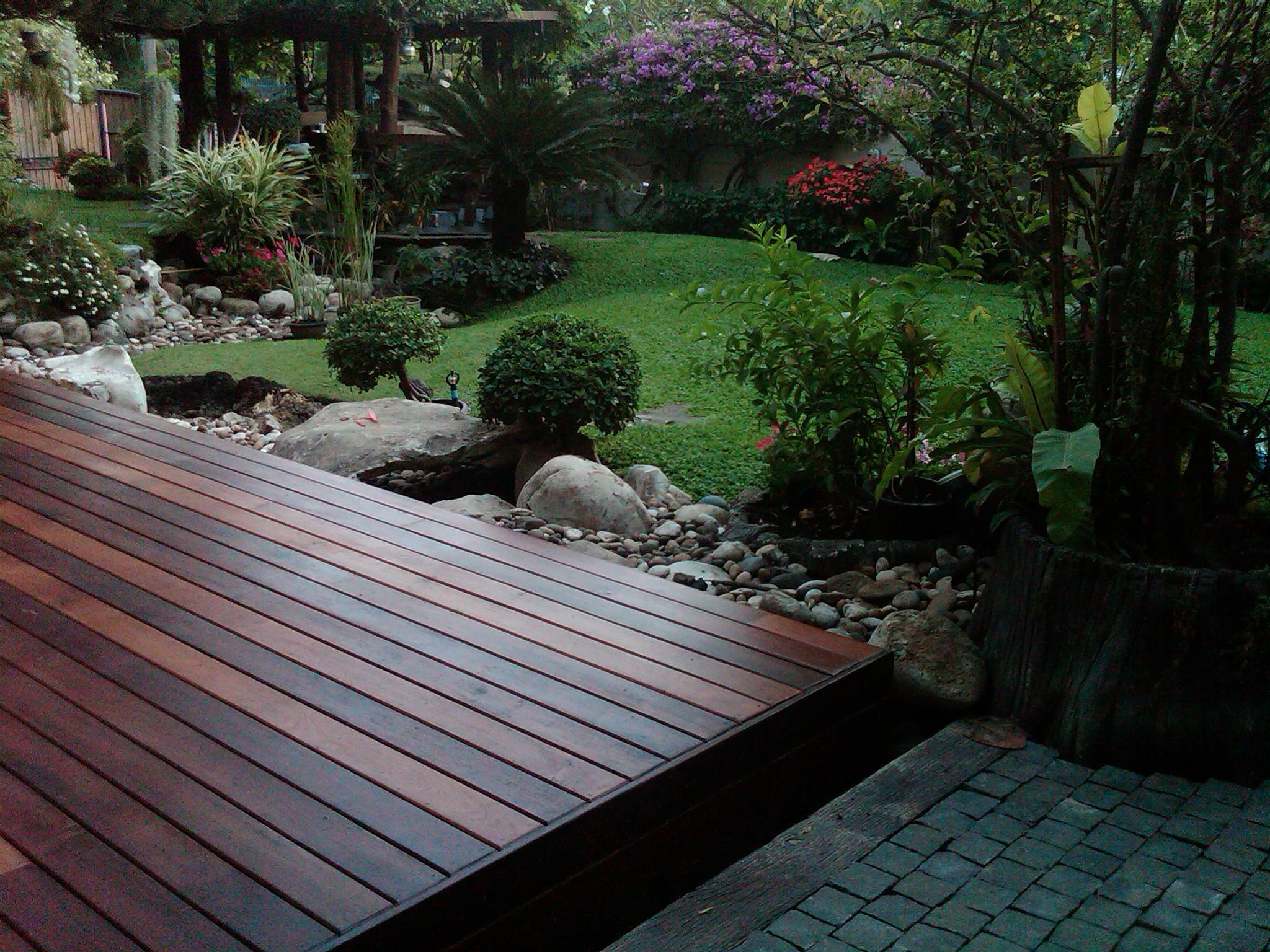 Outdoor Landscape Deck
 Your Deck and Landscaping Tips to Ensure your Deck Flows