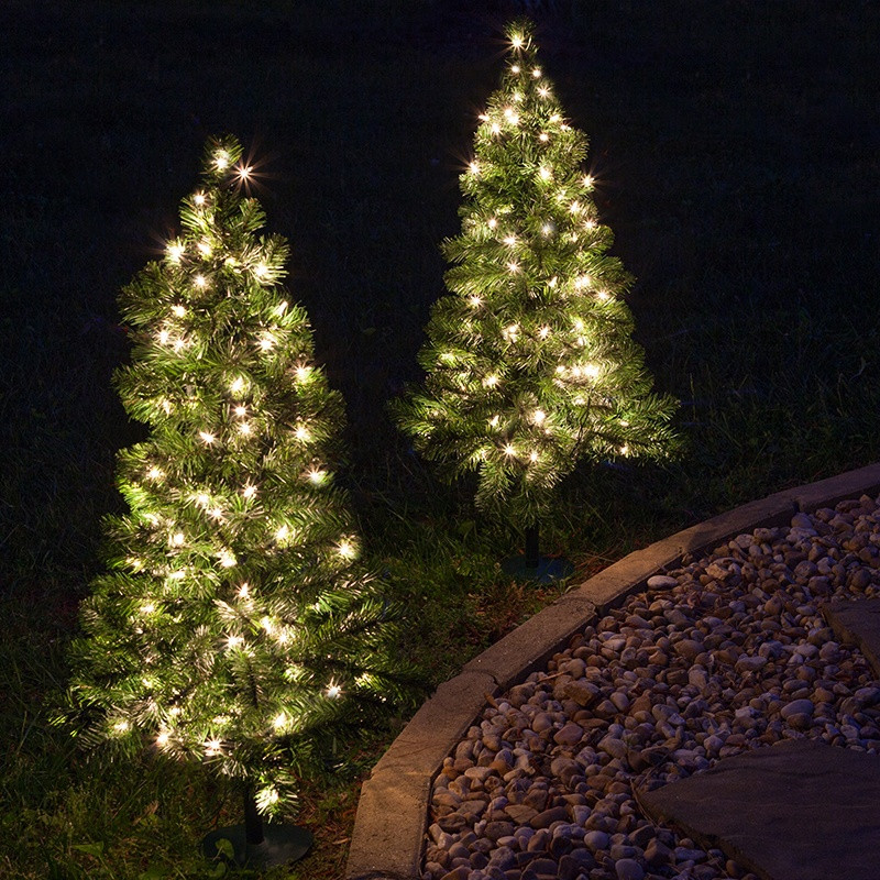 Outdoor Lighted Christmas Trees
 15 Magical Christmas Lights Outdoor Ideas 2019 UK London