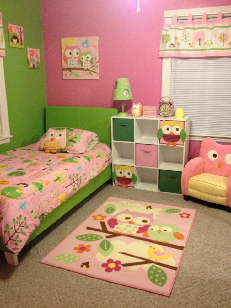 Owl Decor For Kids Room
 Green and pink owl room love this theme and color for