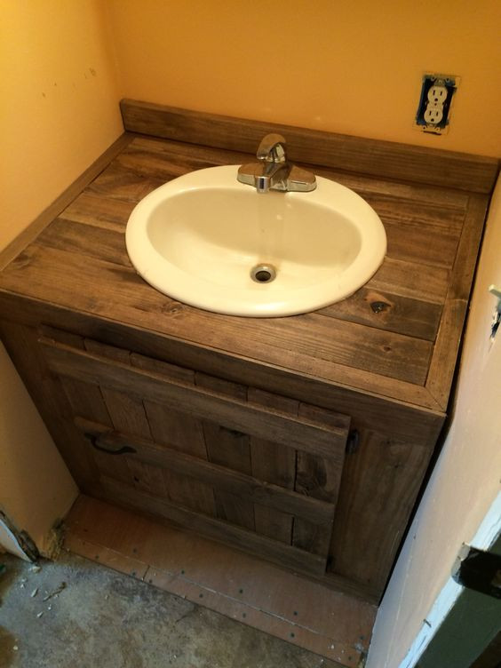 Pallet Bathroom Vanity
 10 Pallet Projects You Can Make For Your Bathroom