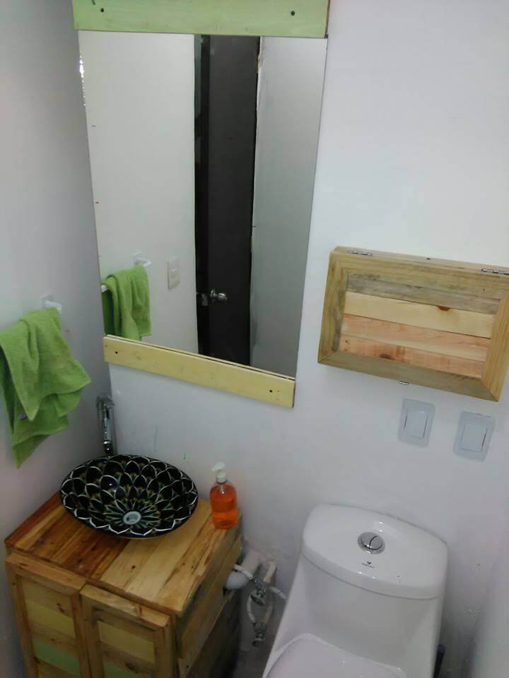 Pallet Bathroom Vanity
 DIY Pallet Wood Bathroom Vanity