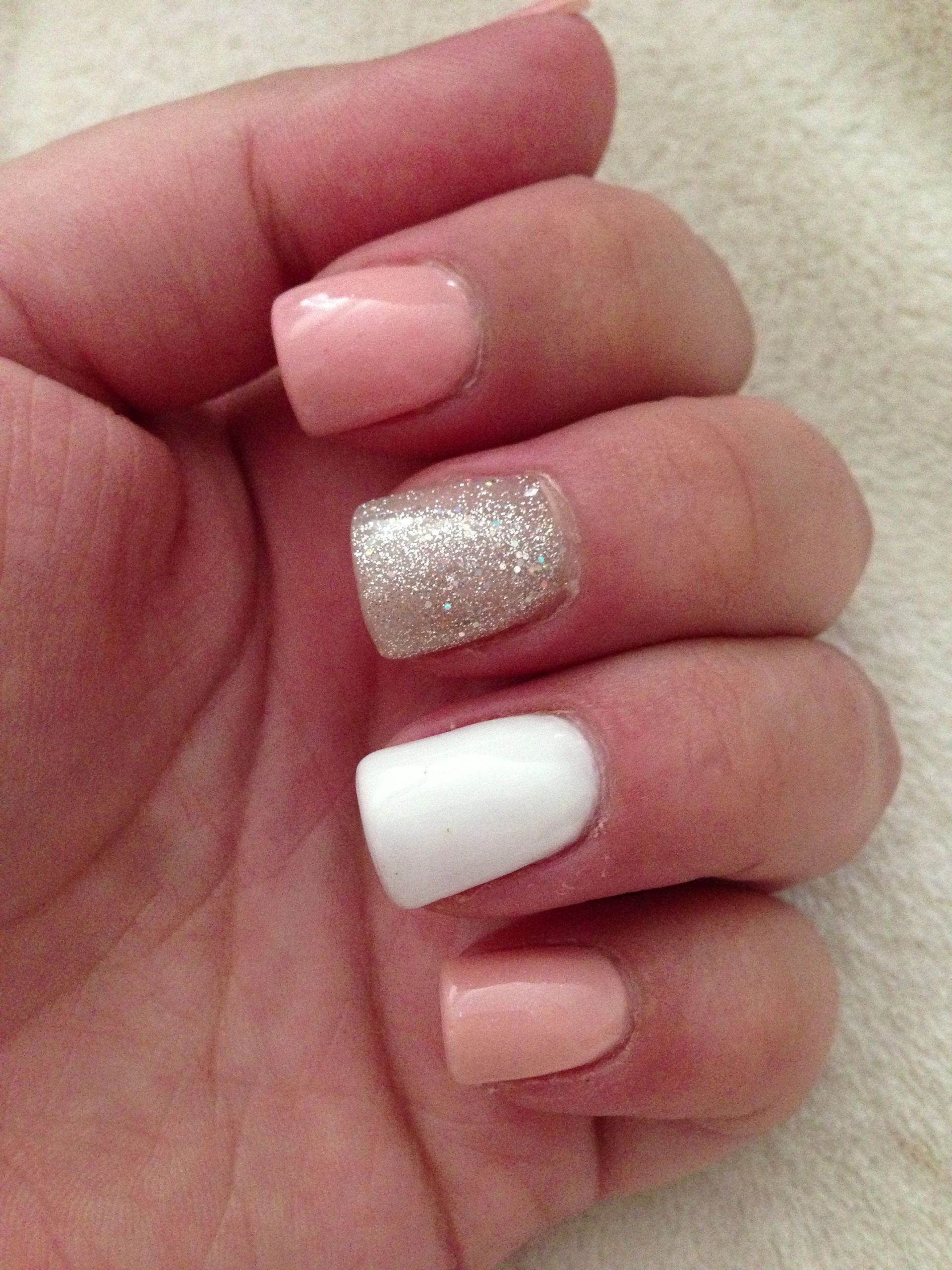 Pink And White Glitter Nails
 ES WC20 Others Nails