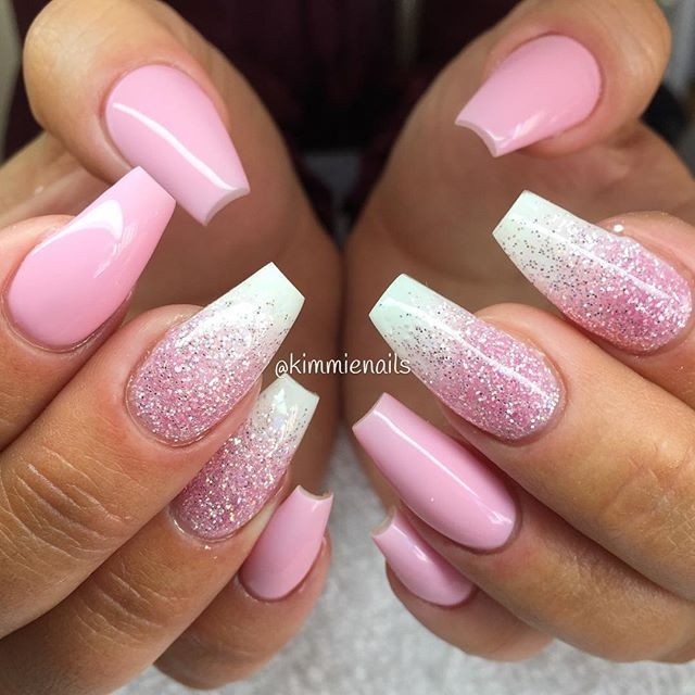 Pink And White Glitter Nails
 47 Playful Glitter Nails That Shines From Every Angle
