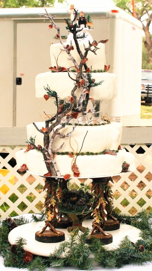 Pink Camo Wedding Decorations
 Say "Yes" to These Outdoor Themed Rustic Wedding Cakes