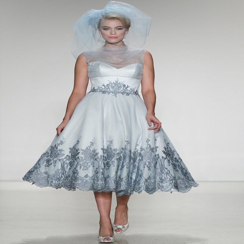 Plus Size Tea Length Wedding Dress
 Ivory White Vintage Plus Size Tea Length Wedding Dress A