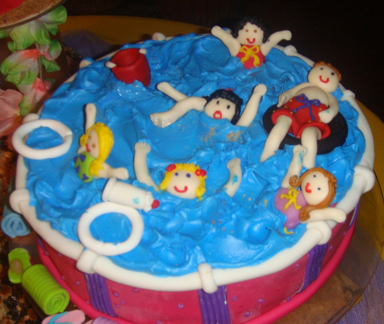 Pool Party Cake Ideas
 Ideas for a Cool Sunny Pool Party