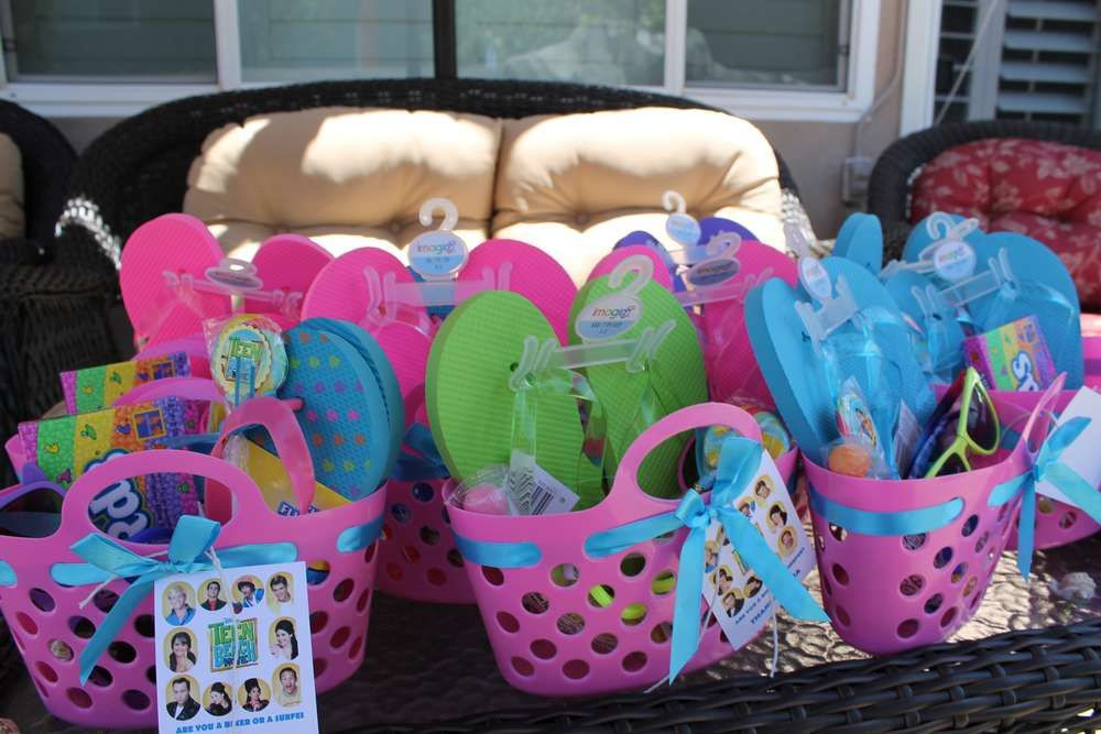 Pool Party Gift Bag Ideas
 Pool Birthday Party Ideas Pool partay