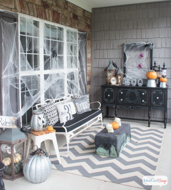 Porch Halloween Decorations
 11 Halloween Front Porch Decorating Ideas Pretty My Party