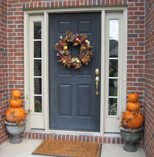Porch Halloween Decorations
 Halloween Porch And Entryway Ideas From Subtle To Scary