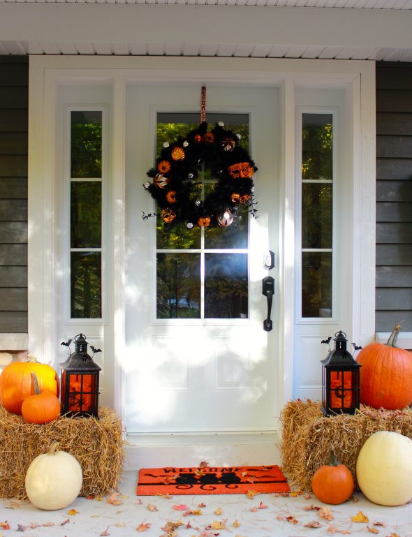 Porch Halloween Decorations
 Halloween Porch Decor & Pier 1 Gift Card Giveaway