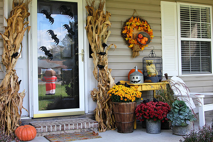 Porch Halloween Decorations
 Transitioning The Porch From Fall To Halloween House of