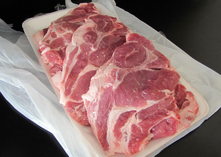 Pork Shoulder Blade Steak Recipe
 Smells Like Food in Here Pork Shoulder Blade Steaks