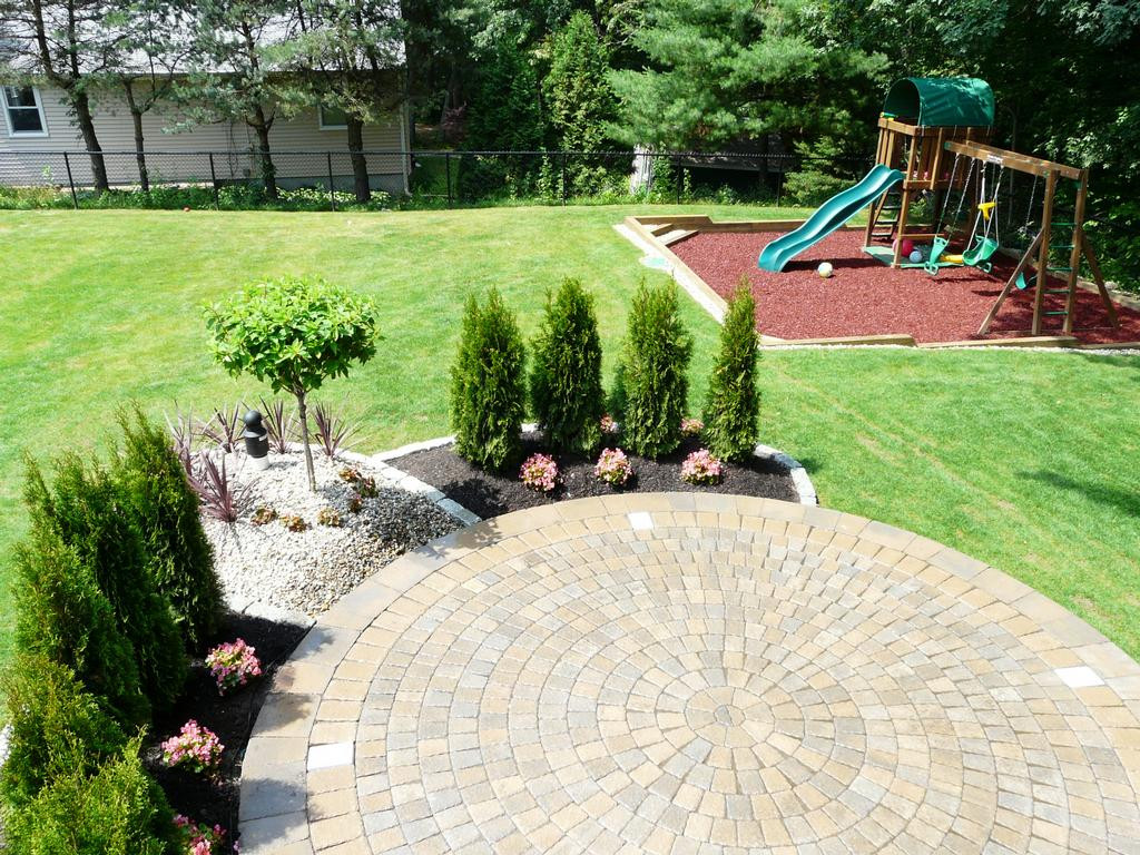 Privacy Landscaping Around Patio
 DONE RIGHT LANDSCAPE & CONSTRUCTION Wakefield MA